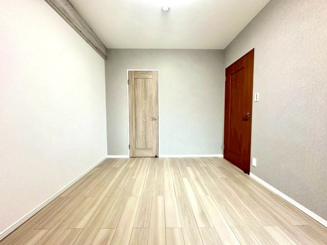 仲町台パークヒルズ五号棟の洋室|住まう方のライフスタイルに寄り添う、使い勝手の良い居室設計が魅力です。