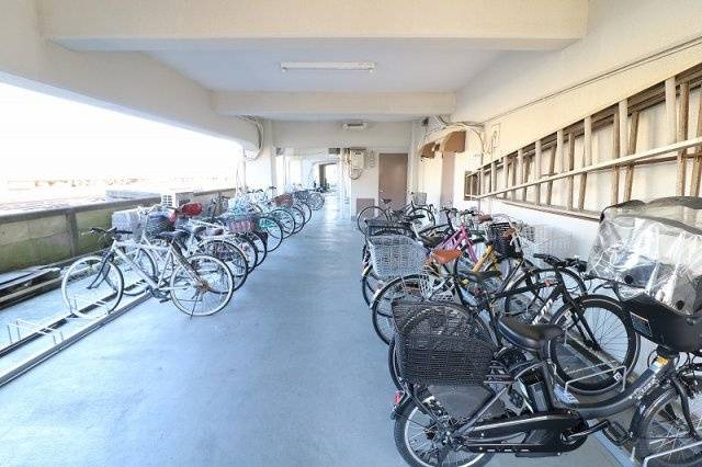 【駐輪場】 | グランドハイム保谷　(保谷店) | 文理台公園まで徒歩5分。公園が近く緑豊かな住宅地です。
