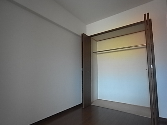 プラザハイツ二ツ屋A棟の収納