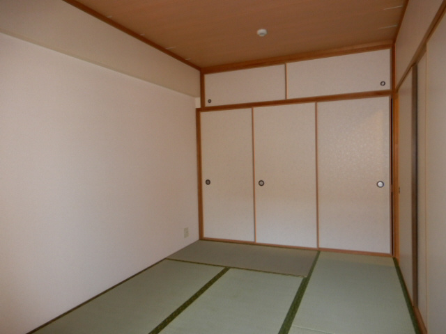 プラザハイツ二ツ屋A棟の子供部屋