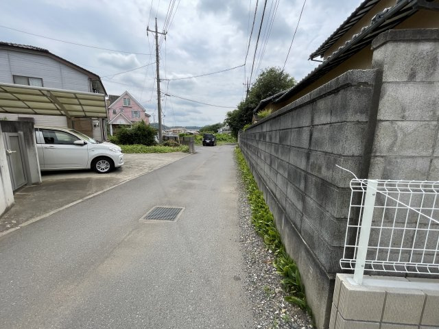 新築戸建・新築建売　佐野市犬伏下町　犬伏小学校・北中学校の前面道路含む現地写真