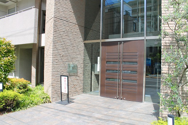 【エントランス】オーキッドレジデンス神楽坂
