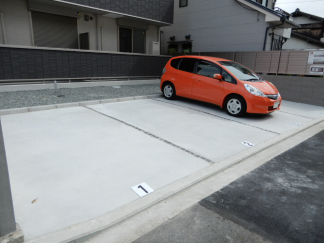 Bellplage魚住の駐車場