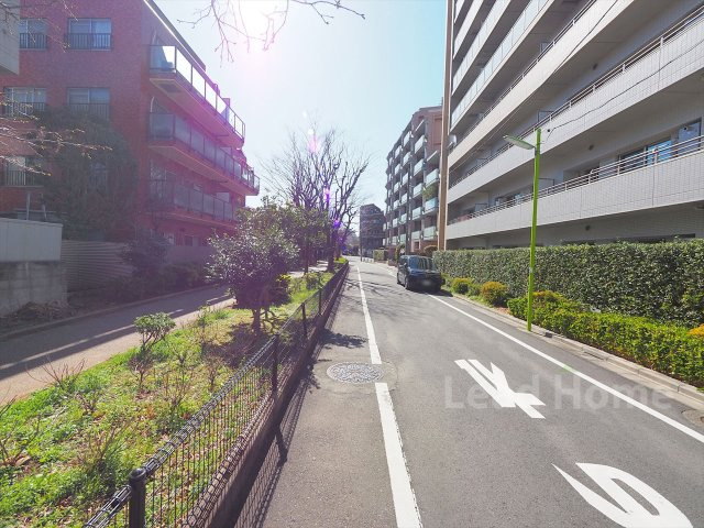 【その他】 | シャリエ三軒茶屋 | 前面道路