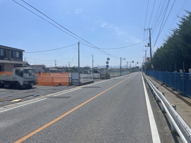 【前面道路含む現地写真】 | 本庄市小島南１丁目　ブルーミングガーデン　新築戸建　全2棟　1号棟 | 5/16撮影