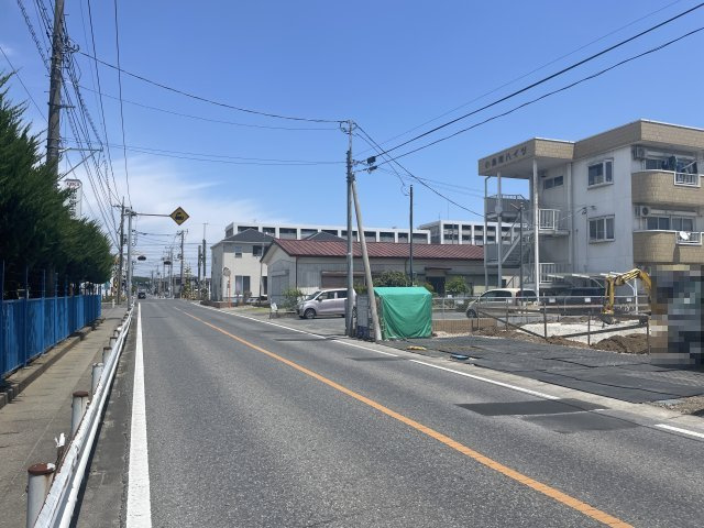 【前面道路含む現地写真】 | 本庄市小島南１丁目　ブルーミングガーデン　新築戸建　全2棟　1号棟 | 5/16撮影