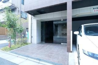 アルマドーラ亀戸のエントランス
