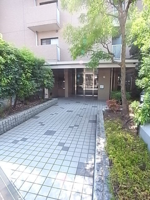 尼崎市御園３丁目の賃貸マンションのエントランス|清潔なエントランスです