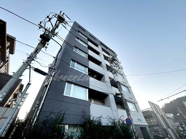横浜市磯子区磯子３丁目の賃貸マンションの外観