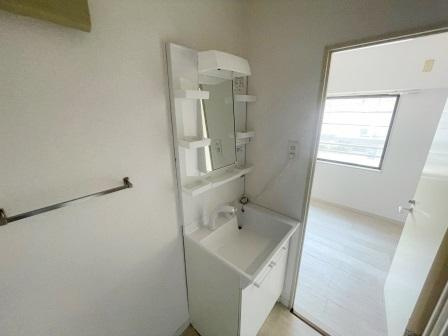 クレスト南浦和弐番館の洗面所