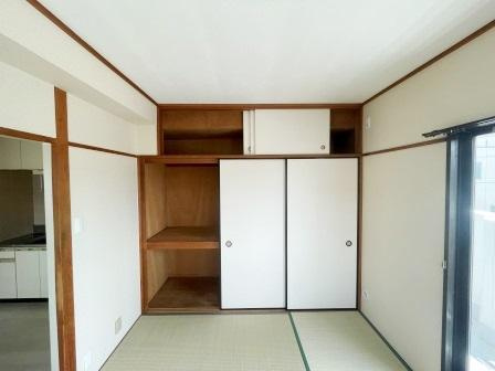 クレスト南浦和弐番館の収納