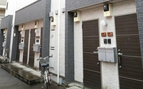 ヴィラージュKの玄関