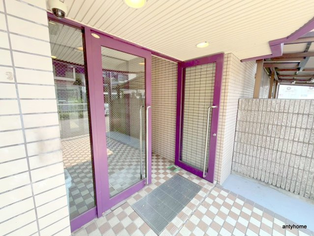 シティハイツピコのエントランス