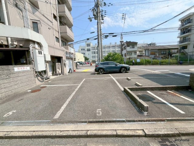 シティハイツピコの駐車場