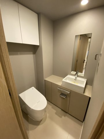 千代田区一番町の賃貸マンションのトイレ