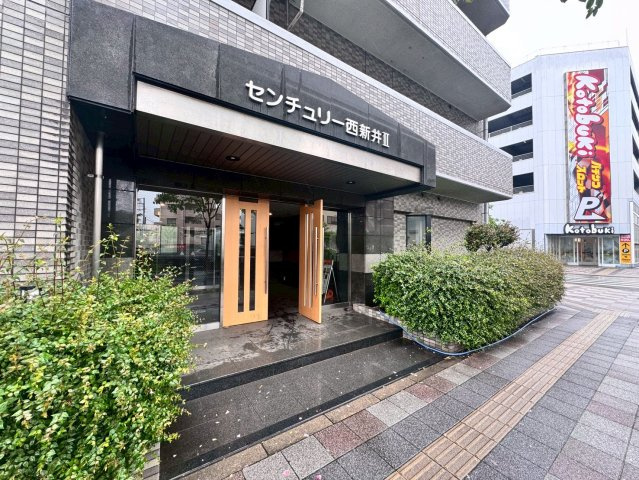 センチュリー西新井Ⅱのエントランス|ドキドキの新生活も、安心してスタート。ぴったりの住まいを見つけませんか？クランディアが一緒に住まい選びをサポートします‼　まずは、お気軽にお問合せください　＃クランディア