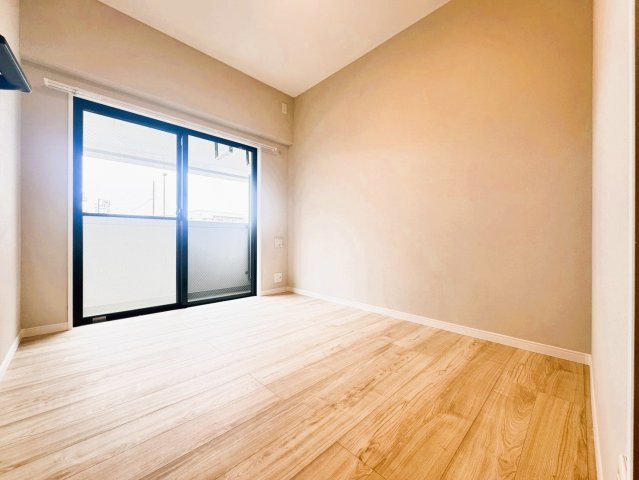 センチュリー西新井Ⅱの洋室|ドキドキの新生活も、安心してスタート。ぴったりの住まいを見つけませんか？クランディアが一緒に住まい選びをサポートします‼　まずは、お気軽にお問合せください　＃クランディア