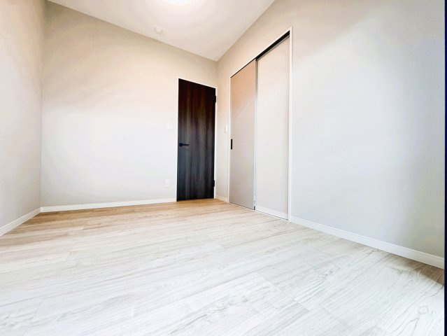 センチュリー西新井Ⅱの洋室|ドキドキの新生活も、安心してスタート。ぴったりの住まいを見つけませんか？クランディアが一緒に住まい選びをサポートします‼　まずは、お気軽にお問合せください　＃クランディア