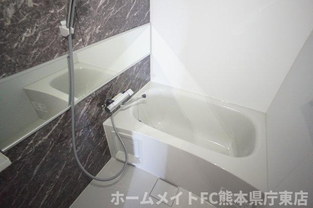 メゾンクレール御領の浴室