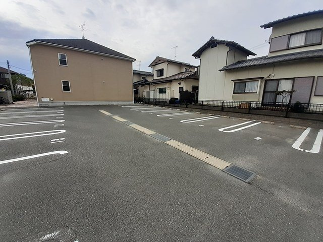 ＳＨＩＮＯ・ＭＡＴＯＯＫＡ　Ｂの駐車場|駐車場があります