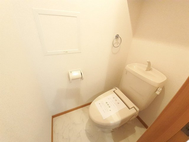 ＳＨＩＮＯ・ＭＡＴＯＯＫＡ　Ｂのトイレ|コンパクトで使いやすいトイレです