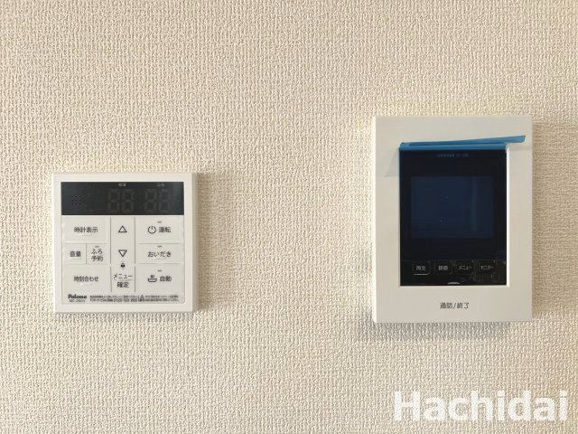 碧南市伊勢町1丁目　新築戸建＜2号棟＞の発電・温水設備|訪問者をカメラで確認できるTVモニターホン設置済み、お風呂の残り湯を沸かし直せる、追い焚き機能付きです♪
