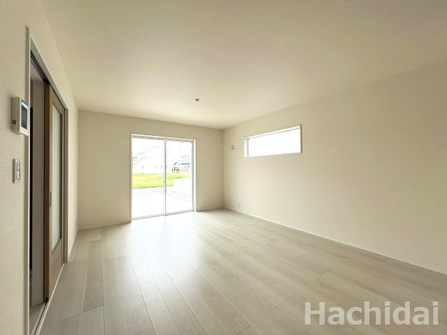 碧南市伊勢町1丁目　新築戸建＜4号棟＞の居間・リビング