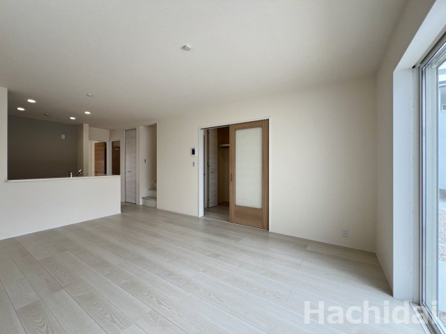 碧南市伊勢町1丁目　新築戸建＜4号棟＞の居間・リビング
