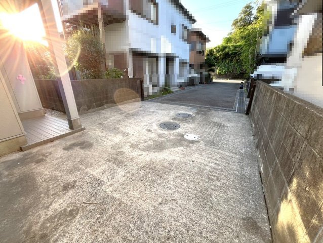【前面道路含む現地写真】 | 中古一戸建　高知市東秦泉寺（リノベ）