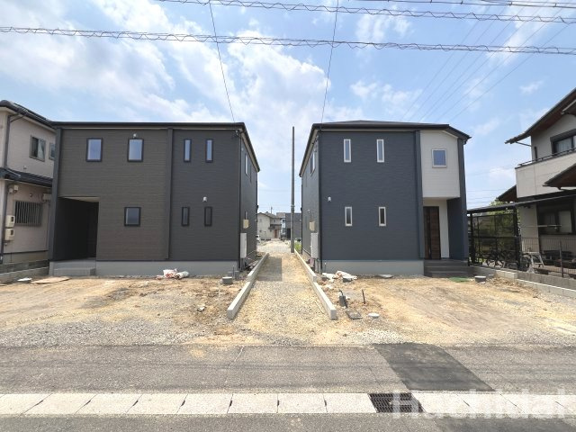 碧南市笹山町　新築戸建＜1号棟＞の前面道路含む現地写真
