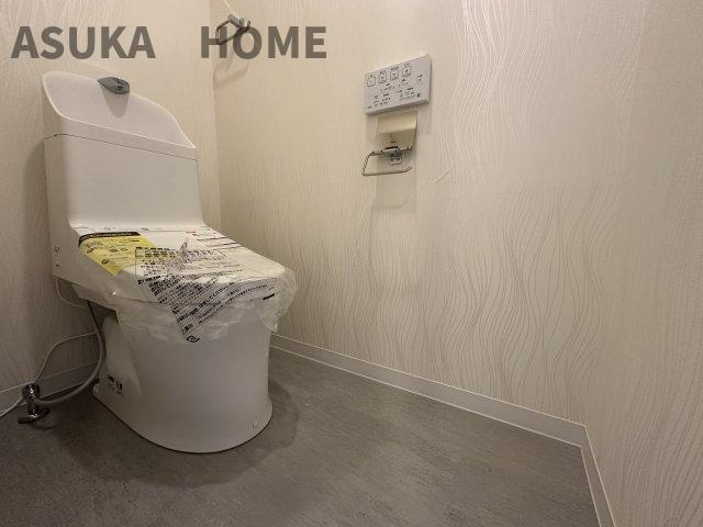 D’クラディア横浜白楽のトイレ|新規交換済！温水洗浄便座のトイレ設備です。