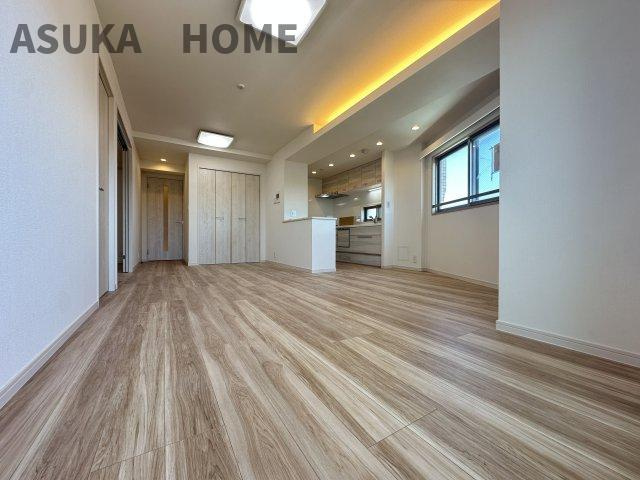 D’クラディア横浜白楽の居間・リビング|リビングとダイニングに分けられているLDK。生活動線に配慮された間取りとなっております