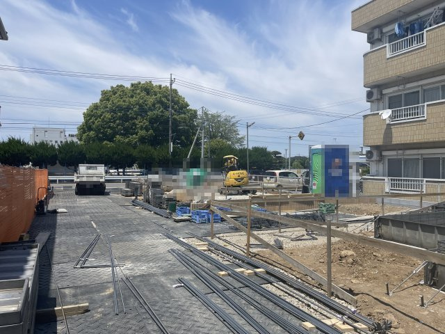 【前面道路含む現地写真】 | 本庄市小島南１丁目　ブルーミングガーデン　新築戸建　全2棟　2号棟 | 5/16撮影