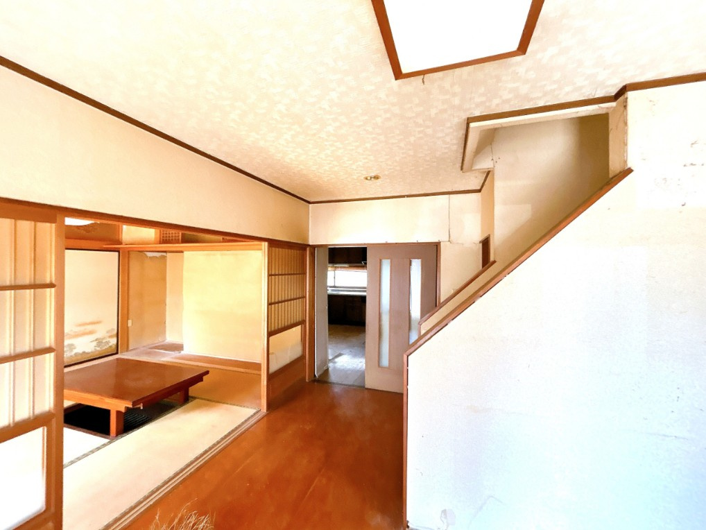 【中古】郡山市大槻町字原田際　　　朝日が丘小学校、郡山第７中学校の内装
