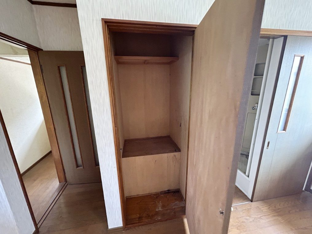 【中古】郡山市大槻町字原田際　　　朝日が丘小学校、郡山第７中学校の収納