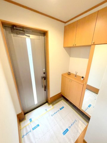 昭島市郷地町1丁目　リフォーム住宅の玄関