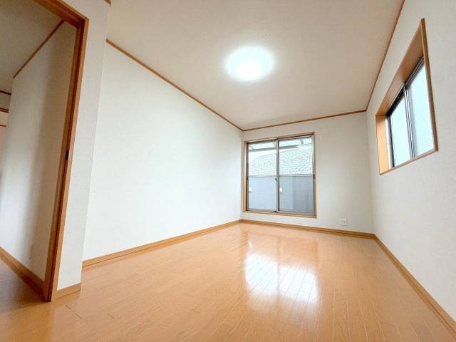 昭島市郷地町1丁目　リフォーム住宅の洋室