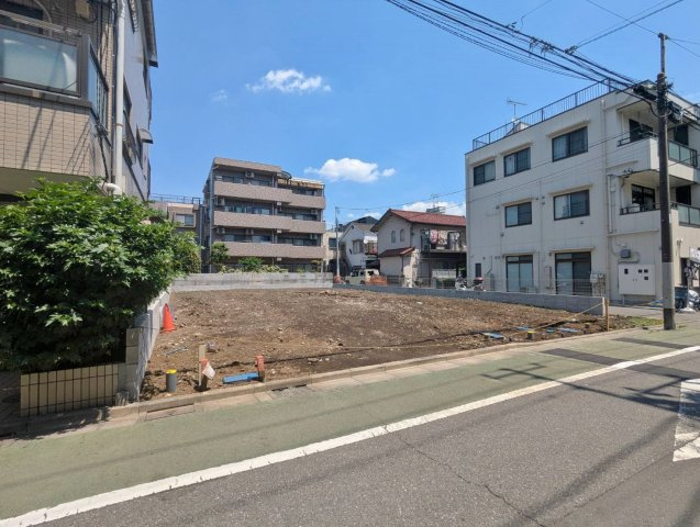 板橋区東新町2丁目 全4棟 3号棟の前面道路含む現地写真|南側約6.5ｍ公道×東側約4ｍ道路に面する全4棟
光と風を享受する快適な立地