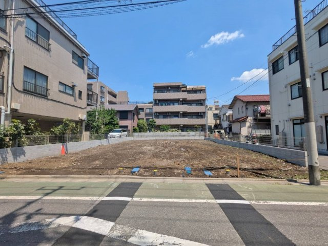 板橋区東新町2丁目 全4棟 3号棟の外観|東新町2丁目の落ち着いた住宅地に誕生します
南側6.5ｍ公道に面する全4棟　
ゆとりある空間設計の家