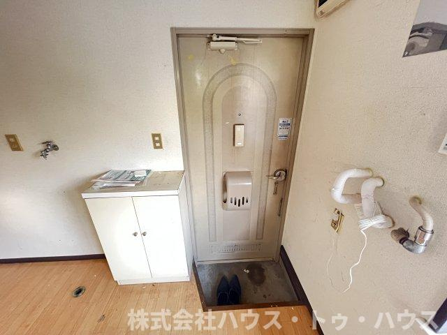 コーポパーシモンの玄関