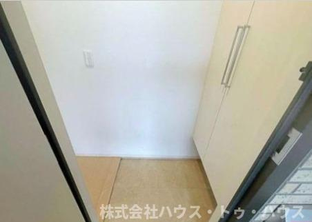 グランモアA棟の玄関