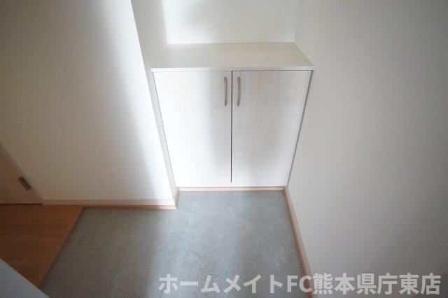 メゾンクレール御領の玄関