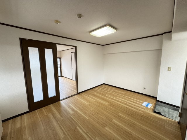 第二山田ビルの洋室