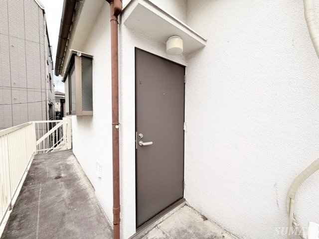 カーサアスカのエントランス|ルーフバルコニーからの入り口です☆