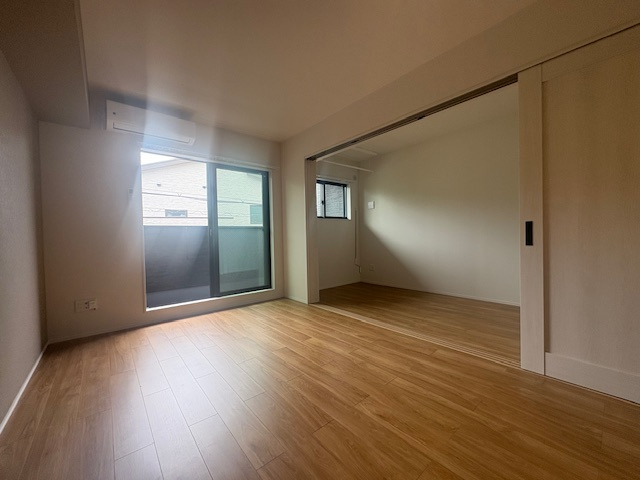 Louis Apartment吹田東リバーパークの居間・リビング