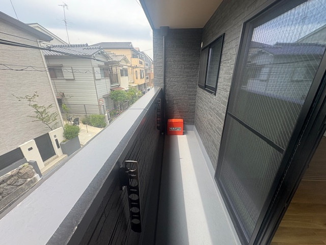 Louis Apartment吹田東リバーパークのバルコニー
