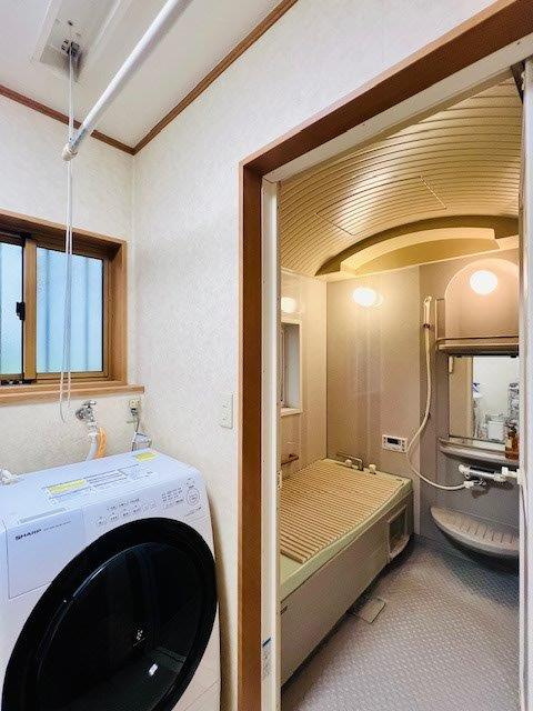 柏町二丁目戸建（１階部分のみ）の浴室|※写真に映っている家財は全て撤去予定です。