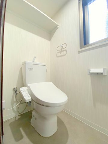 【トイレ】 | ラルジュ皆実 | 清潔感のあるトイレです