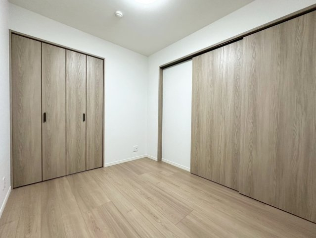 エルパーク西京・大原野の洋室|用途に応じて、扉を締切ことができる為、居室としてもお使いいただけます。（R8.5撮影）