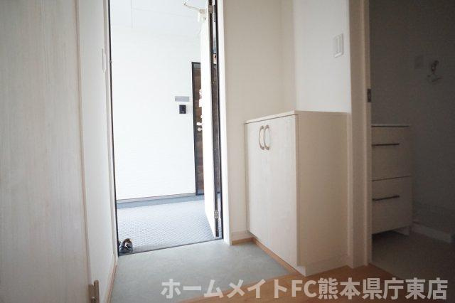 メゾンクレール御領の玄関